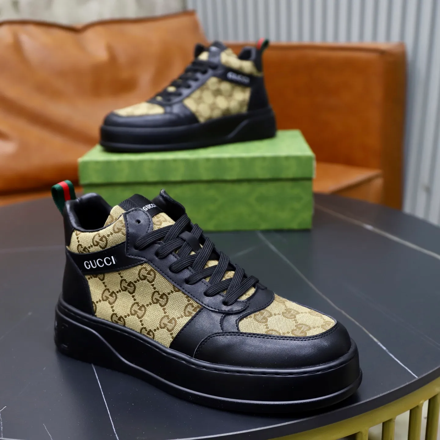 Ex-factory price: 442💰🙅‍♂️🙅‍♂️🙅‍♂️ Brand: GUCCI Standard code: 38-44 (45 customized) Grade: Same as the official website Material: Original cowhide material spliced with brand cloth Comfortable and breathable lining Lightweight and wear-resistant sports outsole Style category: Men's fashionable casual shoes Running sports shoes Distinguished luxury brand elements Top luxury color: actual picture color